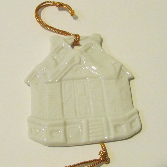 lot of 13 vintage white ornaments Santa Snowman Christmas Tree  Wreath Angel - Picture 4 of 8